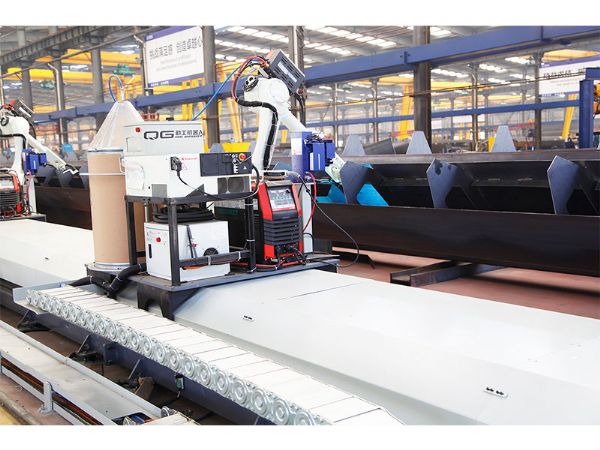 全自動(dòng)無(wú)人化單梁起重機(jī)主梁內(nèi)縫機(jī)器人焊接流水線，保證讓你大開眼界！